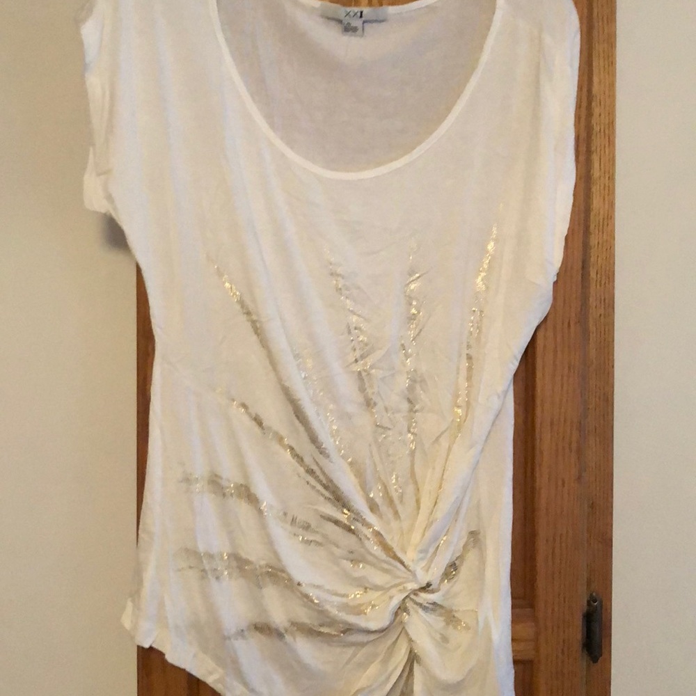 WHITE FANCY TEE